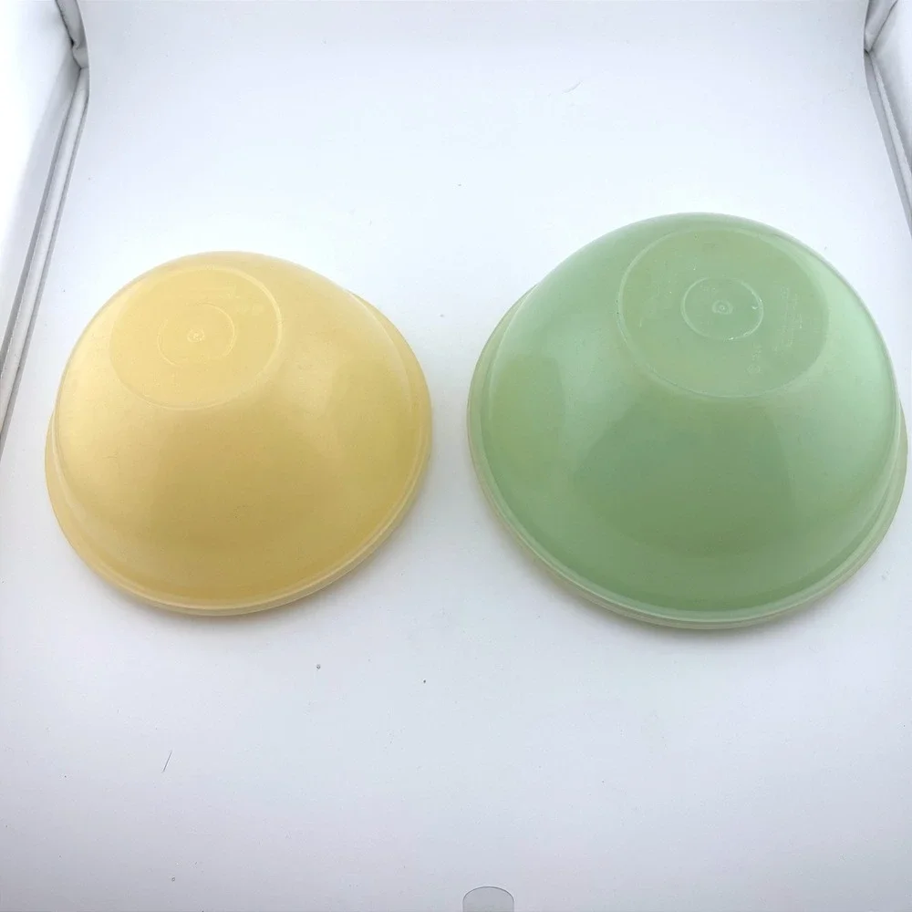 Vintage Tupperware Wonderlier Bowls Set of 2 Yellow‎ Green Pastel Nesting Lids